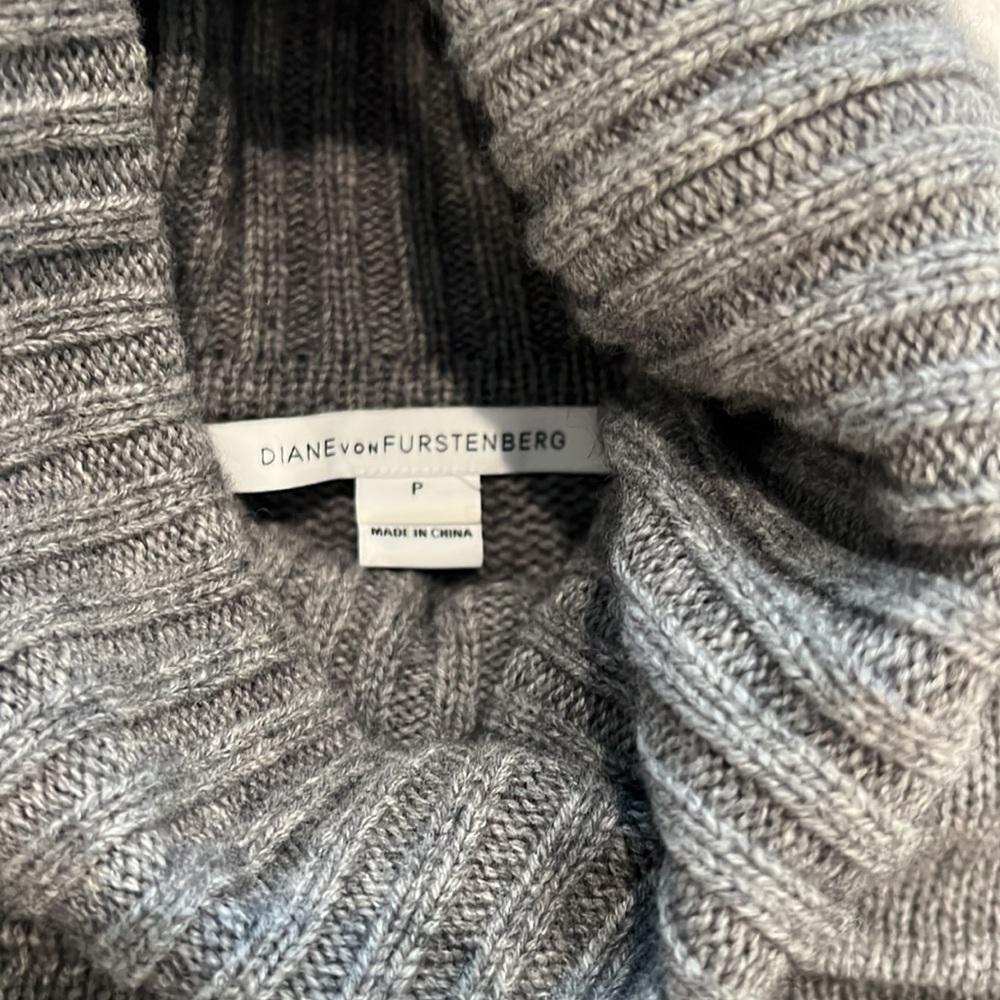 Diane von Furstenberg wool cashmere blend sweater - Picture 2 of 7